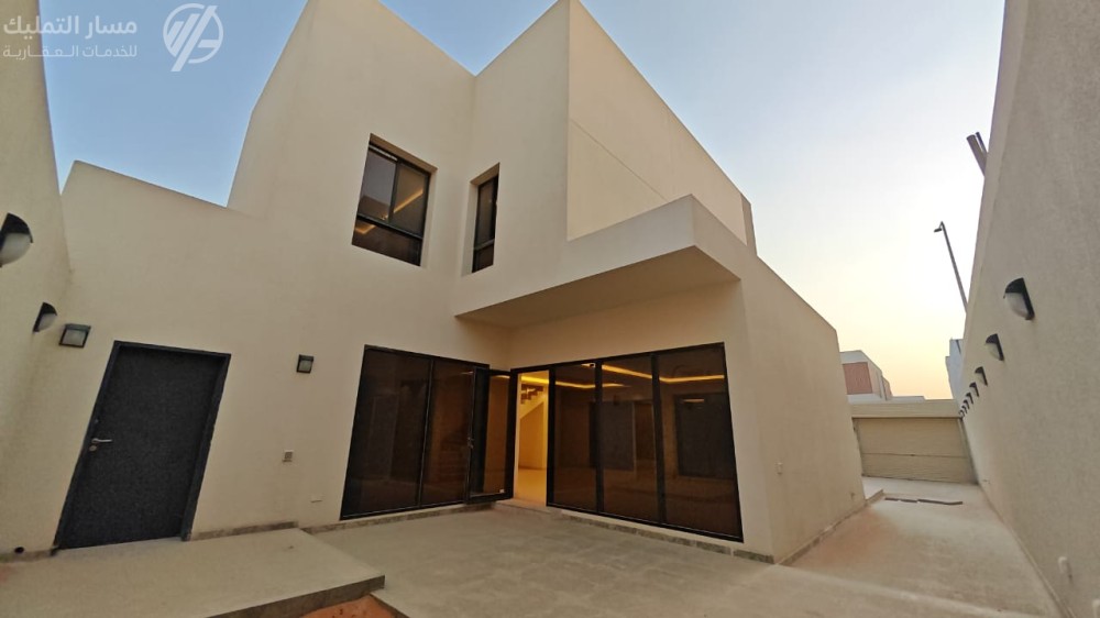 Photo by Daniel J. Schwarz